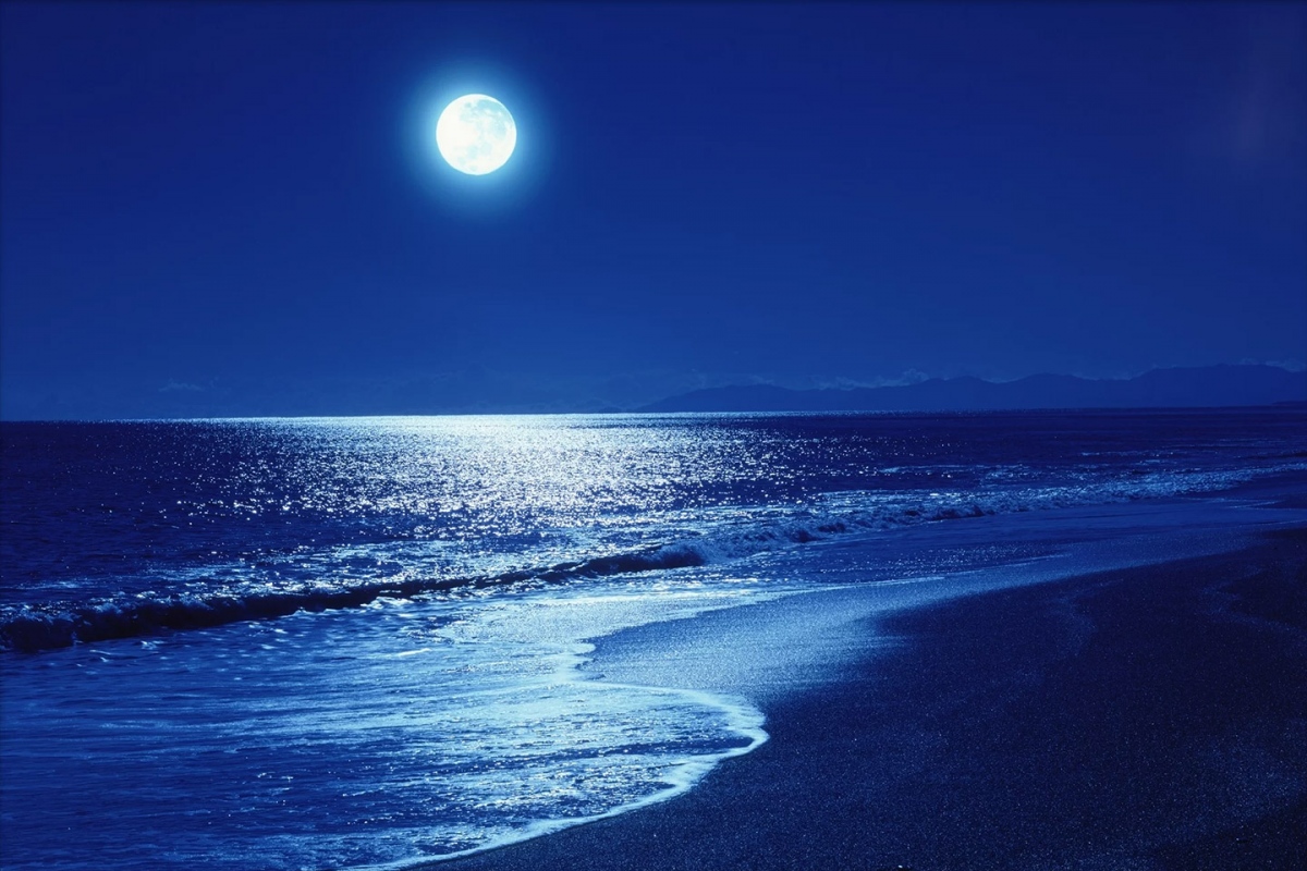 full moon sea