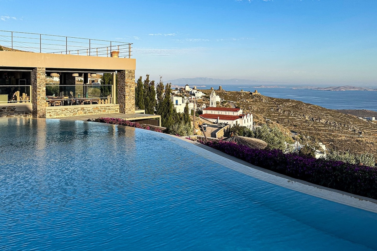 the napole zoga restaurant next to the pool at Aeolis