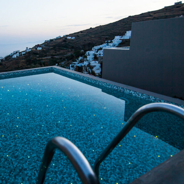 img 8435 swimming pool signature suite 1440px q85hori e1758898152473