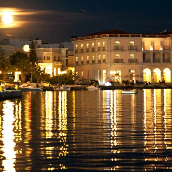 tinos night 01 1440px q85