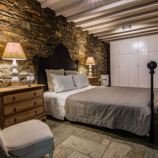 aeolis cave house 002 1400px